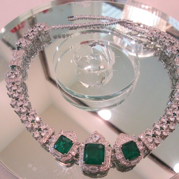 EMERALD GEMSTONE18k WHITE GOLD OVER SPLENDID NECKLACE EARRING SET - Picture 4 of 9